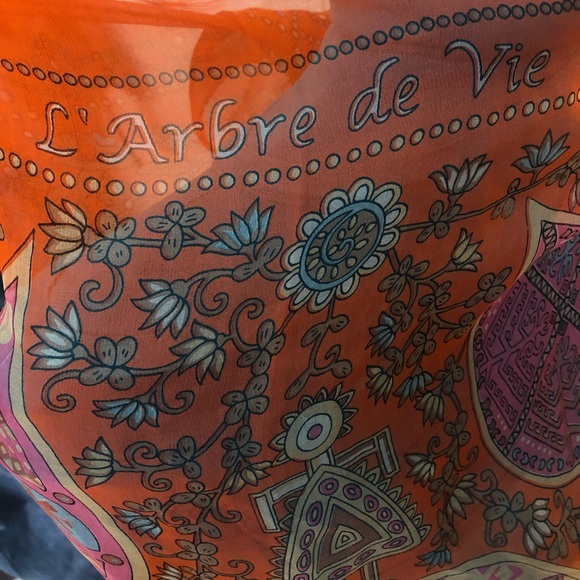 Hermes L’abre de vie Scarf. Hand rolled.  Silk - Picture 3 of 16